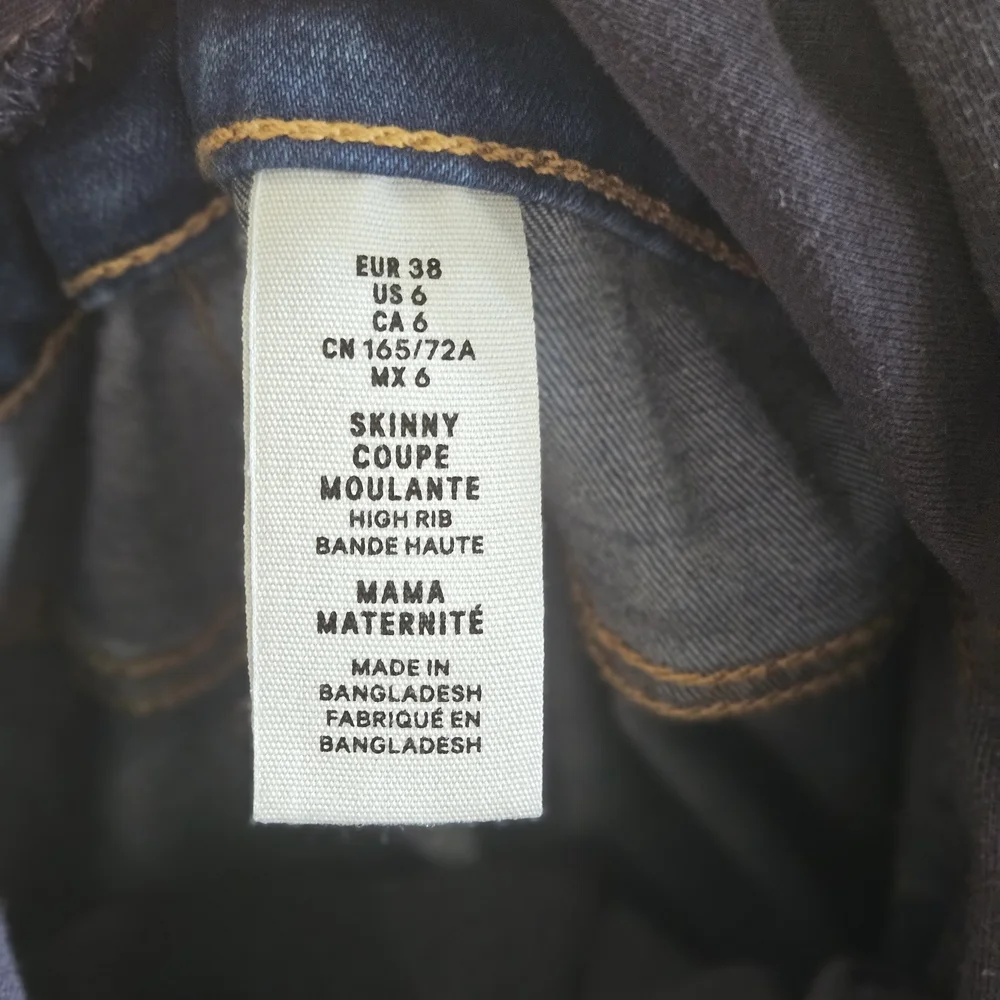 Women's Maternity Jeans - Picture 4 of 4